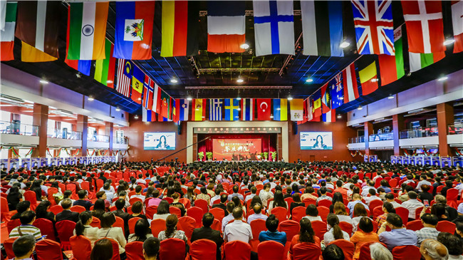 青春盛宴 共享硕果——王府学校2016届毕业典礼隆重举办